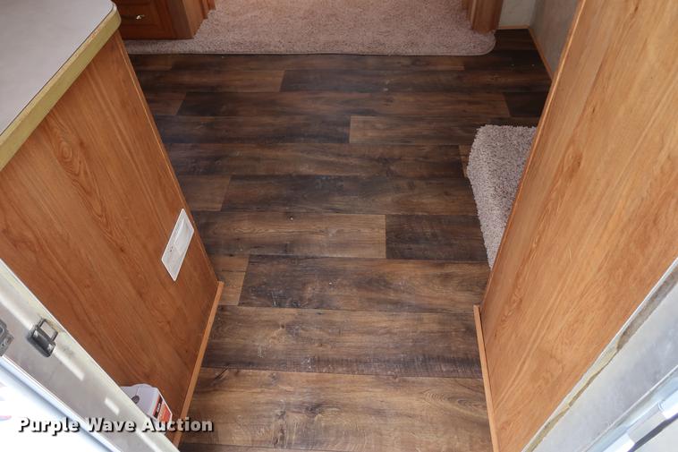 image for item DD9577 2006 Jayco Jayflight camper