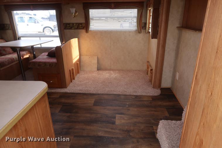 image for item DD9577 2006 Jayco Jayflight camper