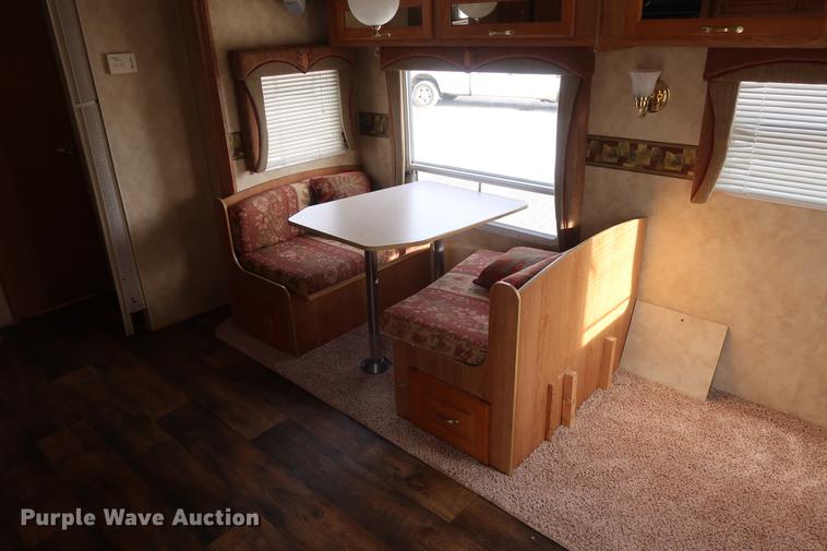 image for item DD9577 2006 Jayco Jayflight camper