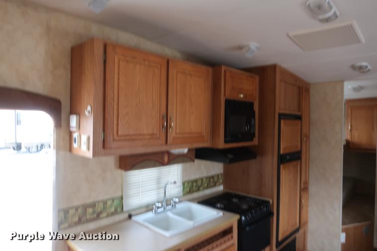 image for item DD9577 2006 Jayco Jayflight camper