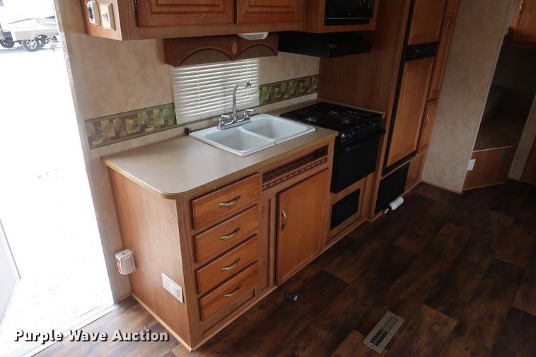 image for item DD9577 2006 Jayco Jayflight camper