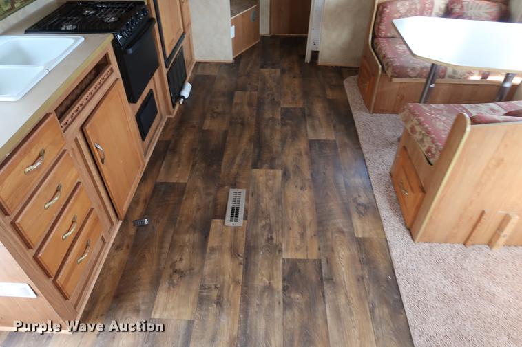 image for item DD9577 2006 Jayco Jayflight camper