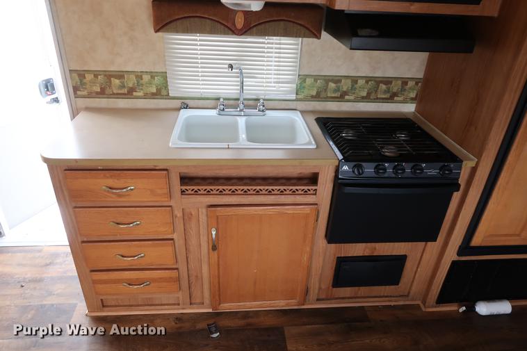 image for item DD9577 2006 Jayco Jayflight camper