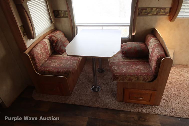 image for item DD9577 2006 Jayco Jayflight camper