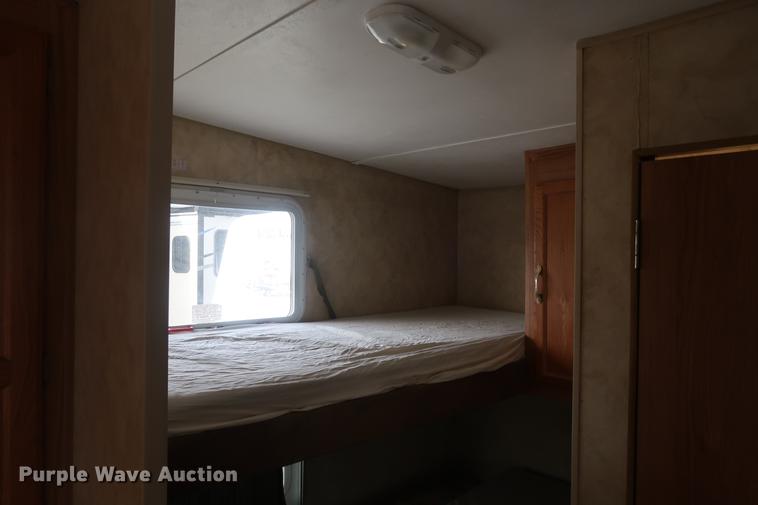 image for item DD9577 2006 Jayco Jayflight camper