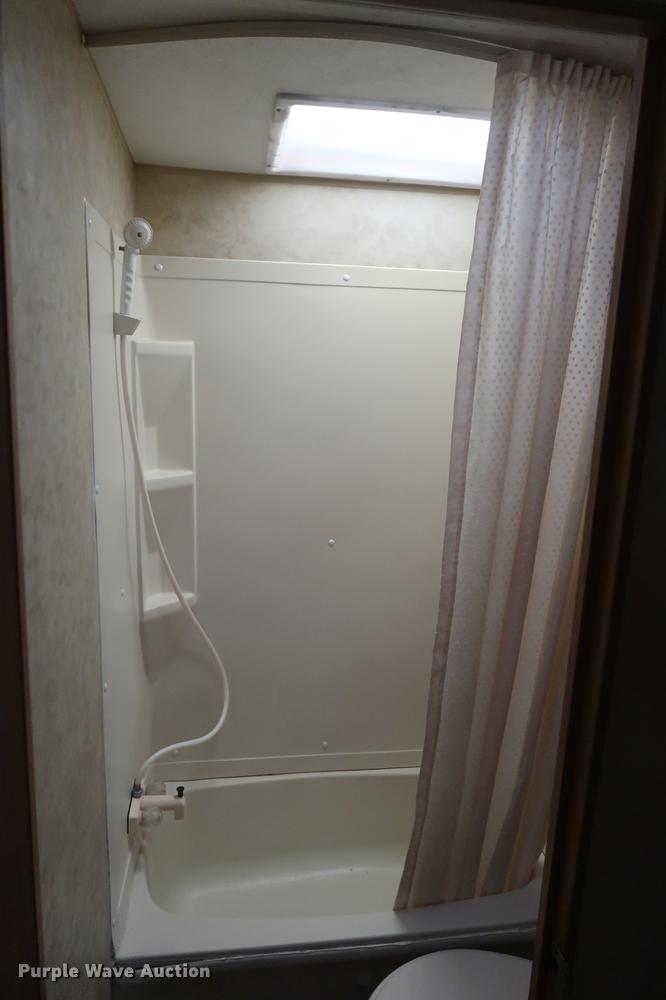 image for item DD9577 2006 Jayco Jayflight camper