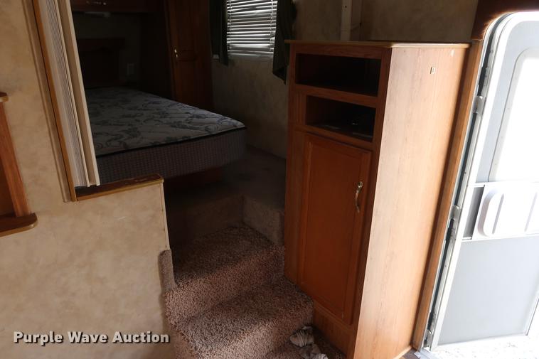 image for item DD9577 2006 Jayco Jayflight camper