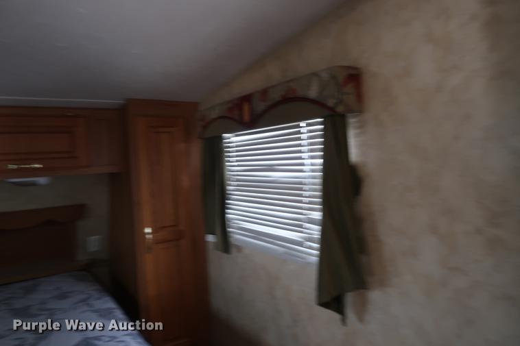 image for item DD9577 2006 Jayco Jayflight camper