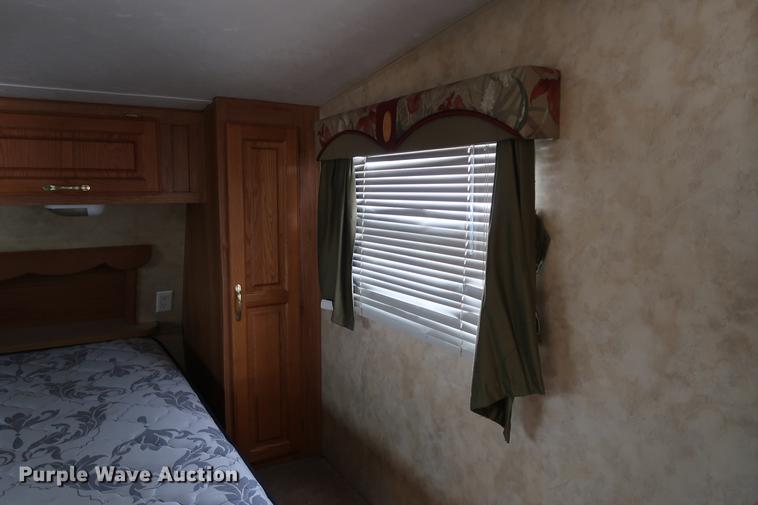 image for item DD9577 2006 Jayco Jayflight camper