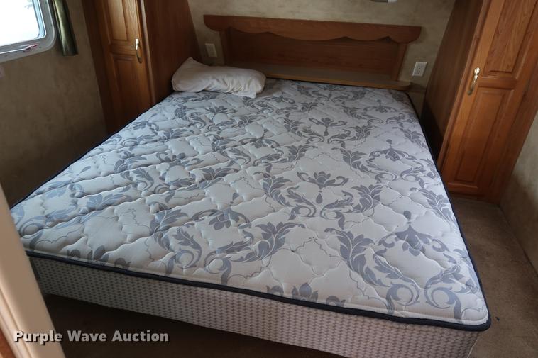 image for item DD9577 2006 Jayco Jayflight camper