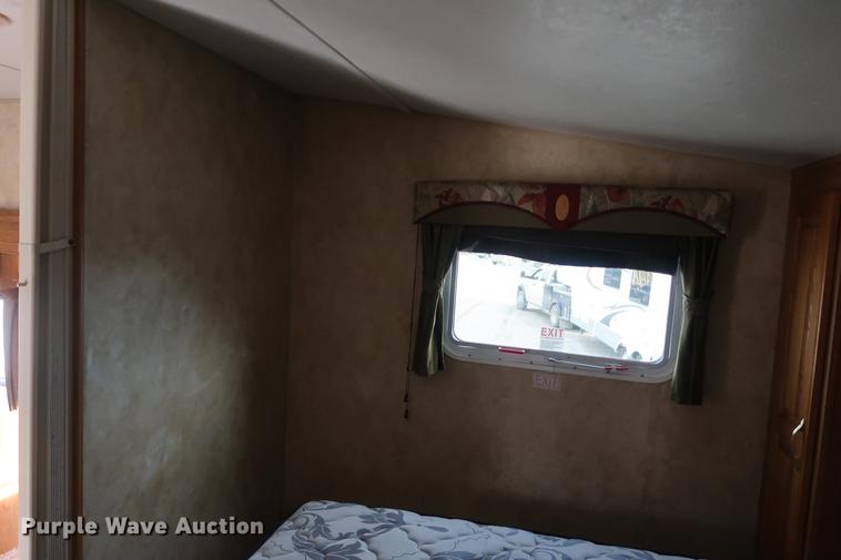 image for item DD9577 2006 Jayco Jayflight camper