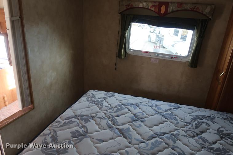 image for item DD9577 2006 Jayco Jayflight camper