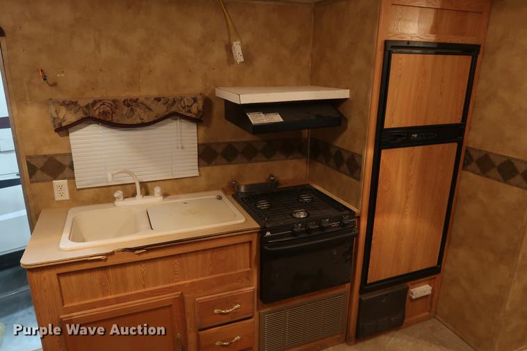 image for item DD9579 2006 Keystone Hornet camper