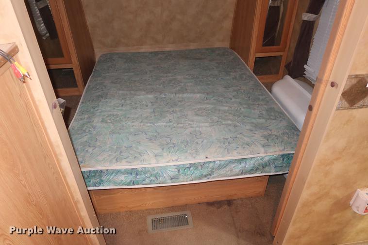 image for item DD9579 2006 Keystone Hornet camper