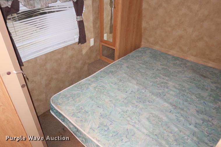 image for item DD9579 2006 Keystone Hornet camper