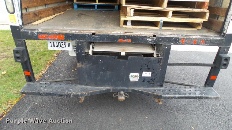 image for item DT9077 2001 GMC 6500 box truck