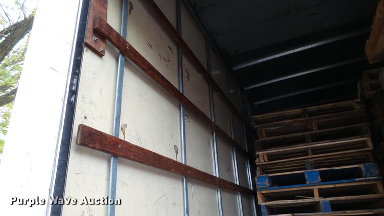 image for item DT9077 2001 GMC 6500 box truck