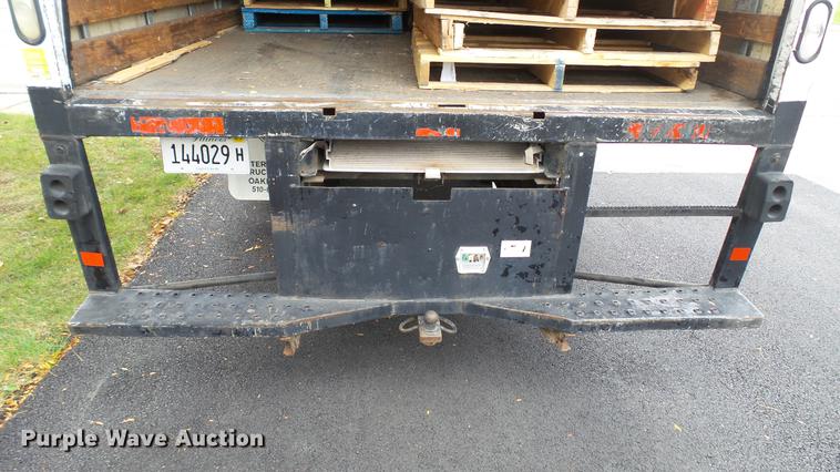 image for item DT9077 2001 GMC 6500 box truck