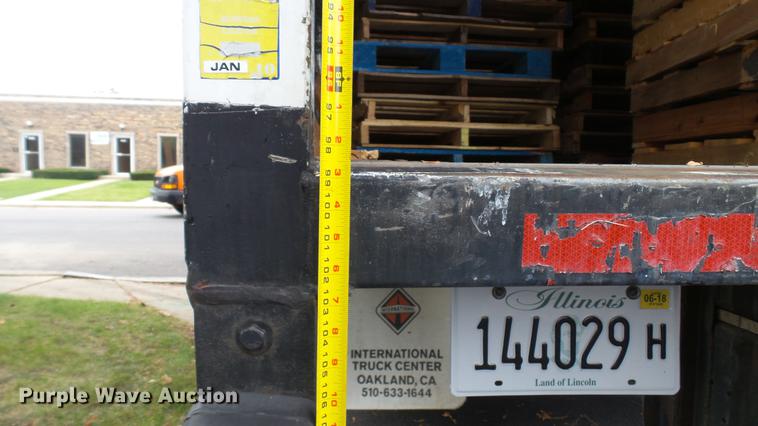 image for item DT9077 2001 GMC 6500 box truck