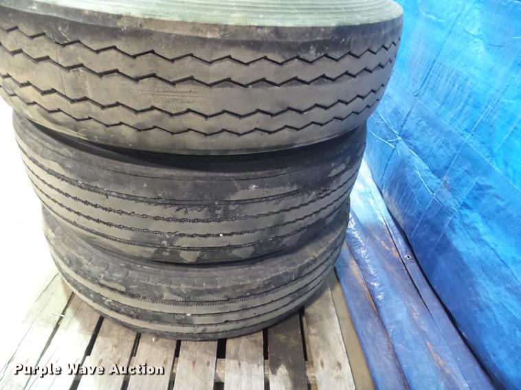 image for item DZ9174 (4) 22.5 steel hub pilot wheels