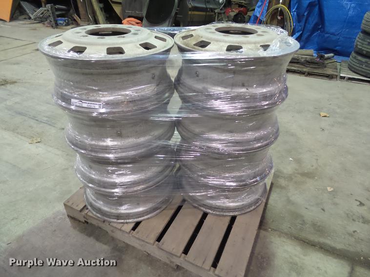 image for item DZ9175 24.5 aluminum bell seat wheels