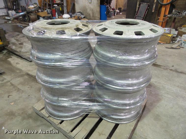 image for item DZ9175 24.5 aluminum bell seat wheels