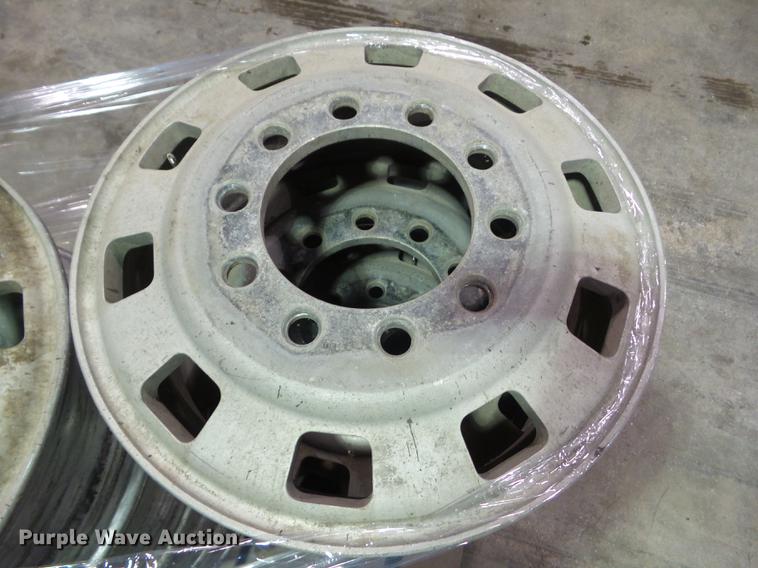 image for item DZ9175 24.5 aluminum bell seat wheels