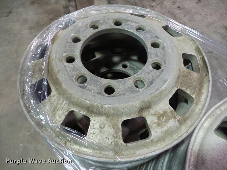 image for item DZ9175 24.5 aluminum bell seat wheels