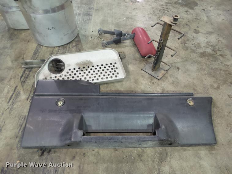 image for item DZ9177 (2) aluminum fuel tanks