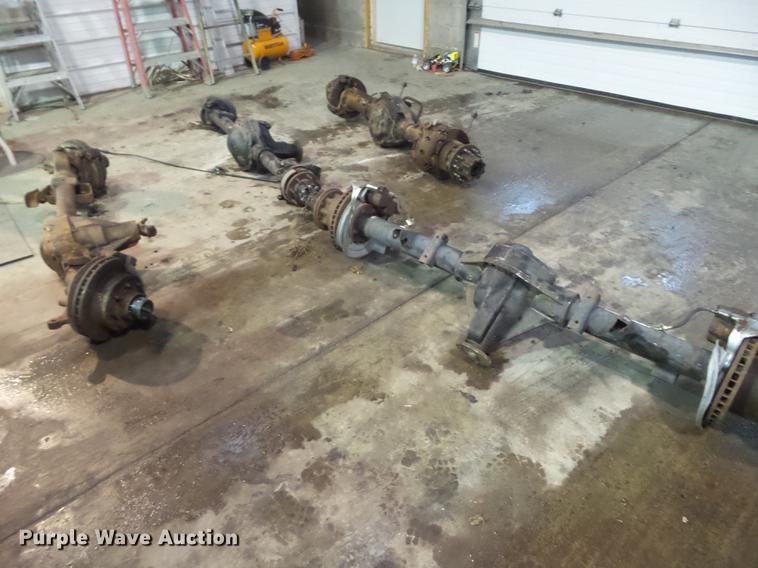 image for item DZ9180 Dana 80 rear end