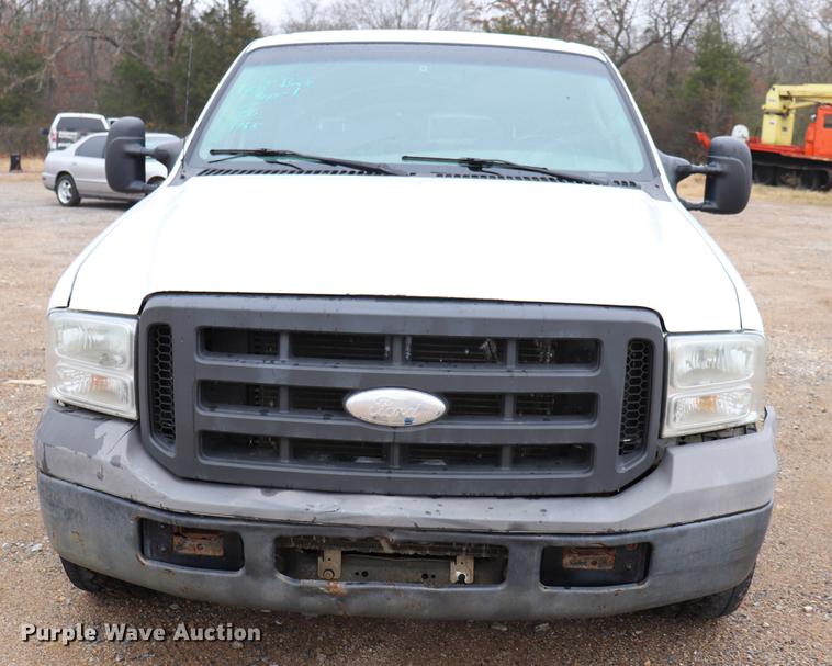image for item EC9374 2006 Ford F250 Super Duty XLT SuperCab pickup truck