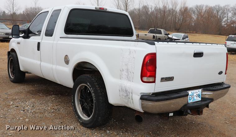 image for item EC9374 2006 Ford F250 Super Duty XLT SuperCab pickup truck