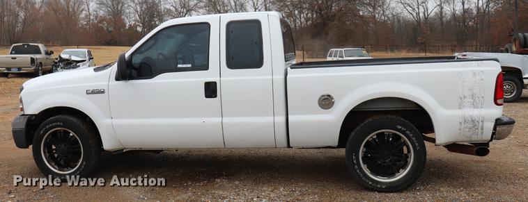 image for item EC9374 2006 Ford F250 Super Duty XLT SuperCab pickup truck