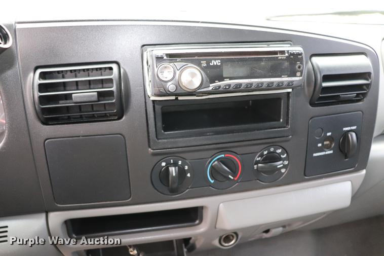 image for item EC9374 2006 Ford F250 Super Duty XLT SuperCab pickup truck