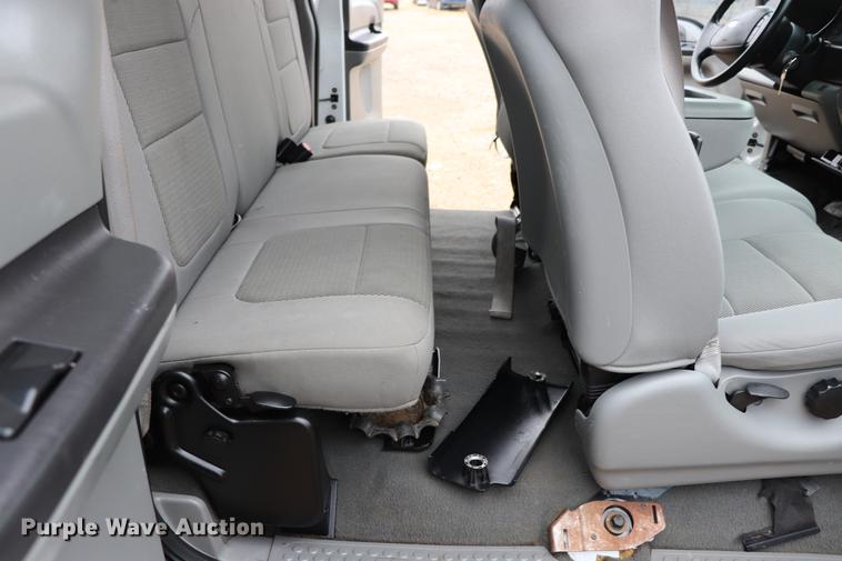 image for item EC9374 2006 Ford F250 Super Duty XLT SuperCab pickup truck