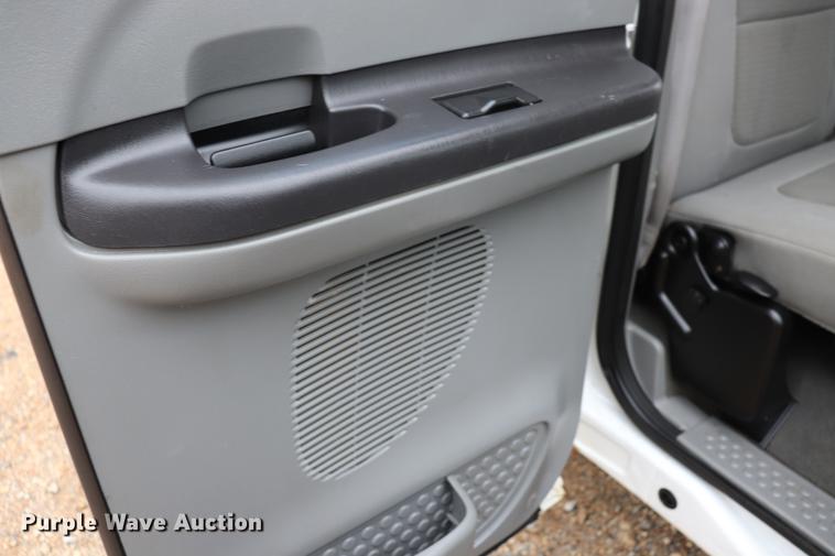 image for item EC9374 2006 Ford F250 Super Duty XLT SuperCab pickup truck