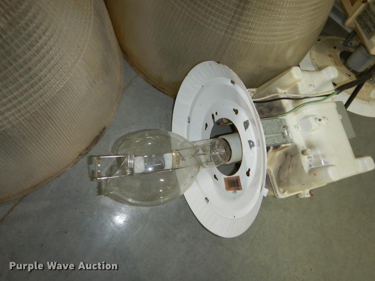 image for item EP9089 (9) Halide ceiling lights