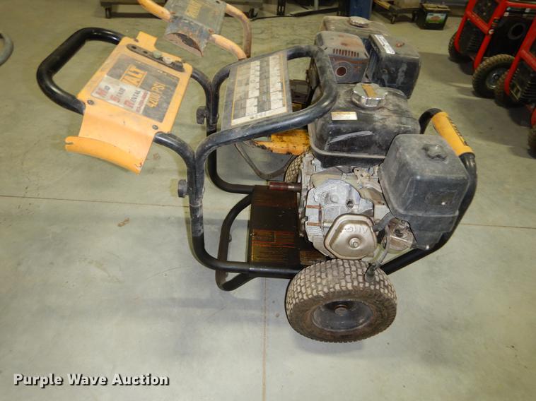 image for item EP9092 (2) DeWalt pressure washers