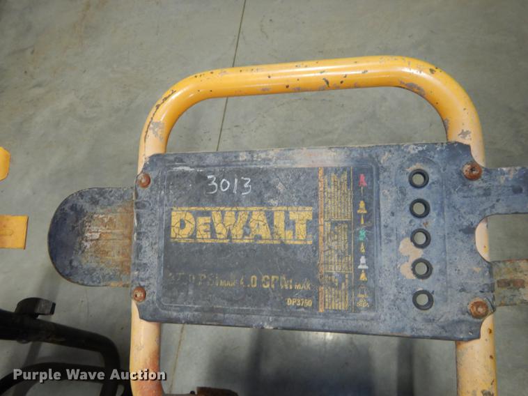 image for item EP9092 (2) DeWalt pressure washers