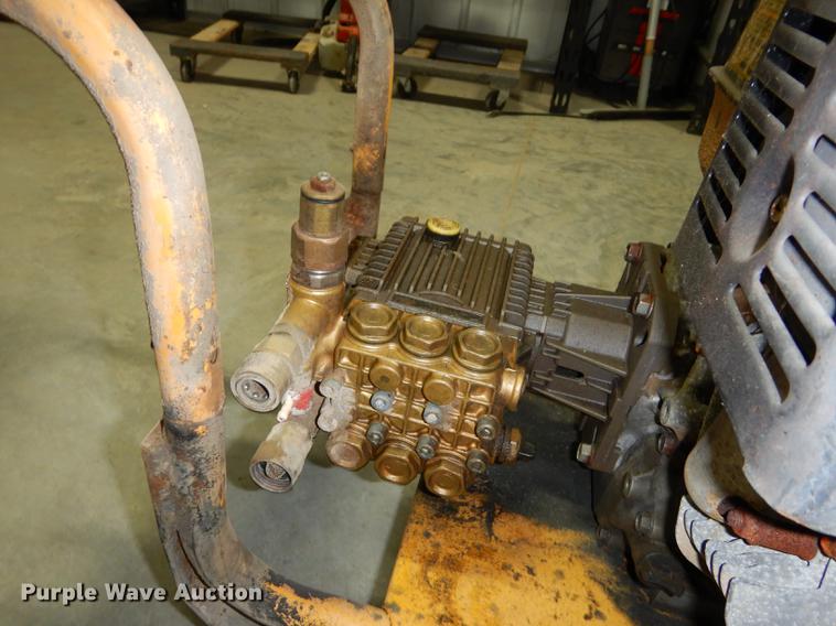 image for item EP9092 (2) DeWalt pressure washers