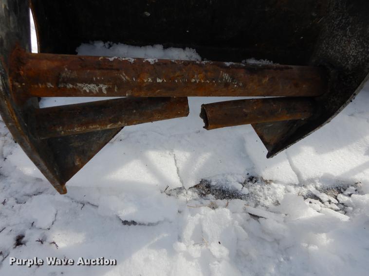 image for item EP9099 Skid steer grapple bucket