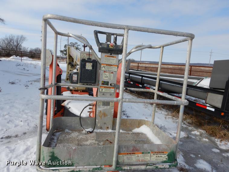 image for item EP9101 JLG T350 boom lift