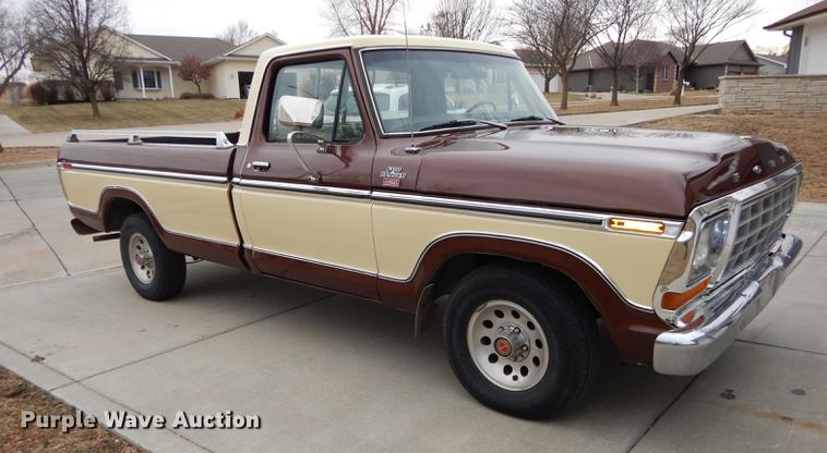 image for item J5512 1979 Ford Ranger F100 Lariat pickup truck