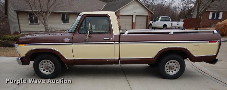 image for item J5512 1979 Ford Ranger F100 Lariat pickup truck