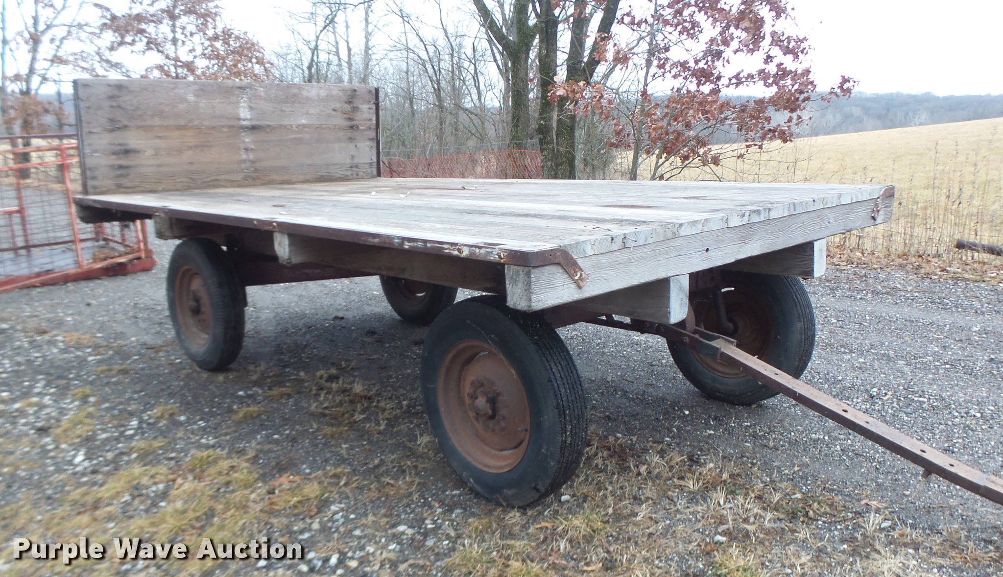 Hay wagon in Columbia, MO Item DB9812 sold Purple Wave