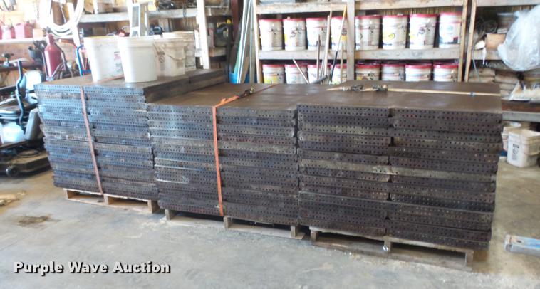 image for item AY9625 Approximately 88 EFCO concrete forms