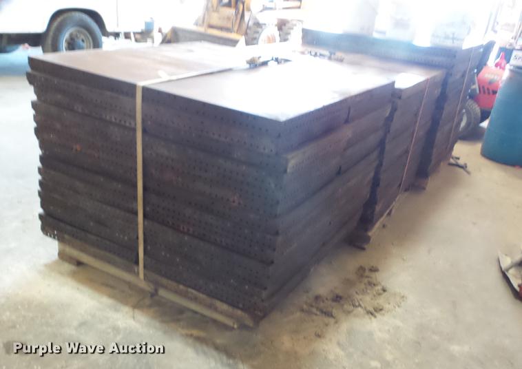 image for item AY9625 Approximately 88 EFCO concrete forms