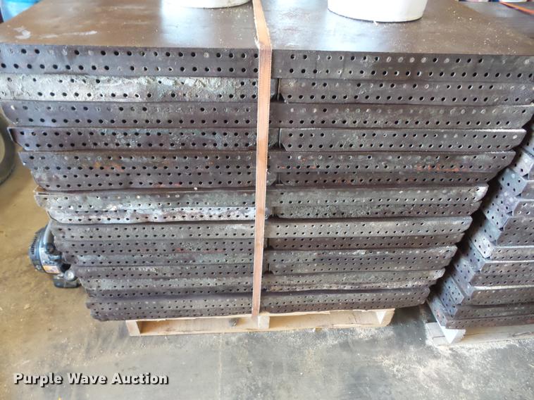 image for item AY9625 Approximately 88 EFCO concrete forms