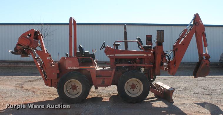 image for item DB5083 1994 Ditch Witch 8020JD vibratory cable plow