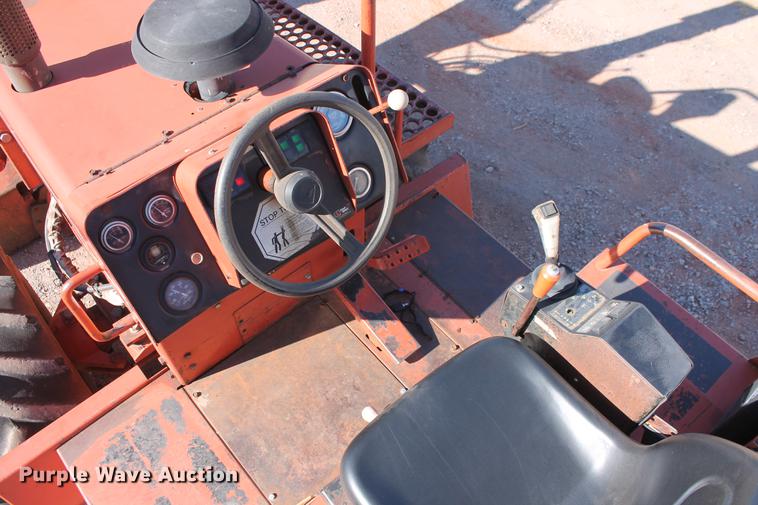 image for item DB5083 1994 Ditch Witch 8020JD vibratory cable plow